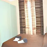 House Bed and breakfast 2*