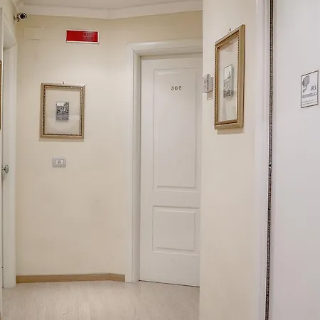 House לינה וארוחת בוקר