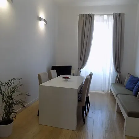 לינה וארוחת בוקר House רומא