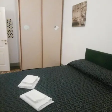 לינה וארוחת בוקר House רומא