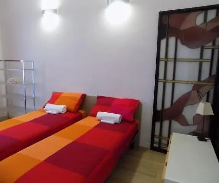 לינה וארוחת בוקר House