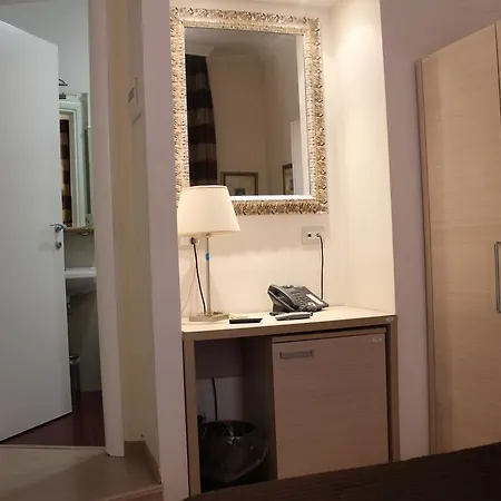 House Bed & Breakfast 2*