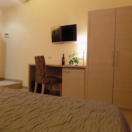 House 3* Rom