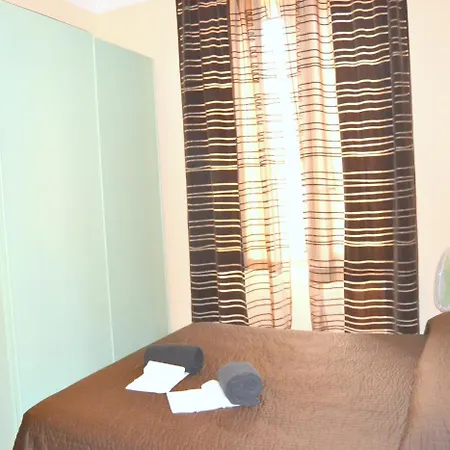 House Bed & Breakfast 2*