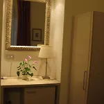 Nocleg ze śniadaniem House 2*